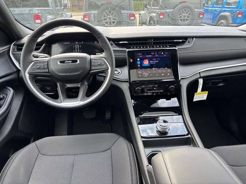 New 2026 Jeep Grand Cherokee Laredo X AWD/4WD image 8