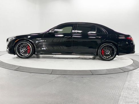 Used 2024 Mercedes-Benz S 63 AMG S w/ Carbon Fiber Exterior Package image 4