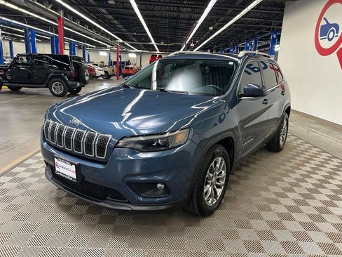 Used 2020 Jeep Cherokee Latitude Plus w/ Comfort/Convenience Group FWD image 3