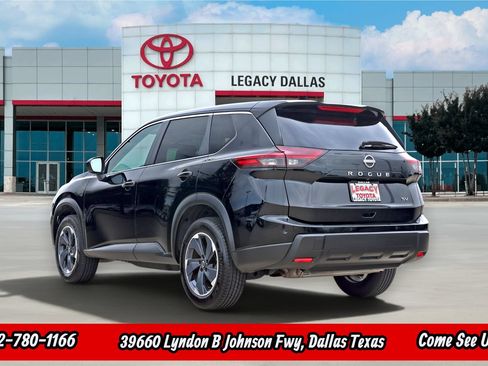 Used 2024 Nissan Rogue SV FWD image 7