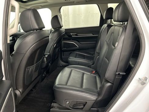 Used 2025 Kia Telluride S AWD/4WD image 23