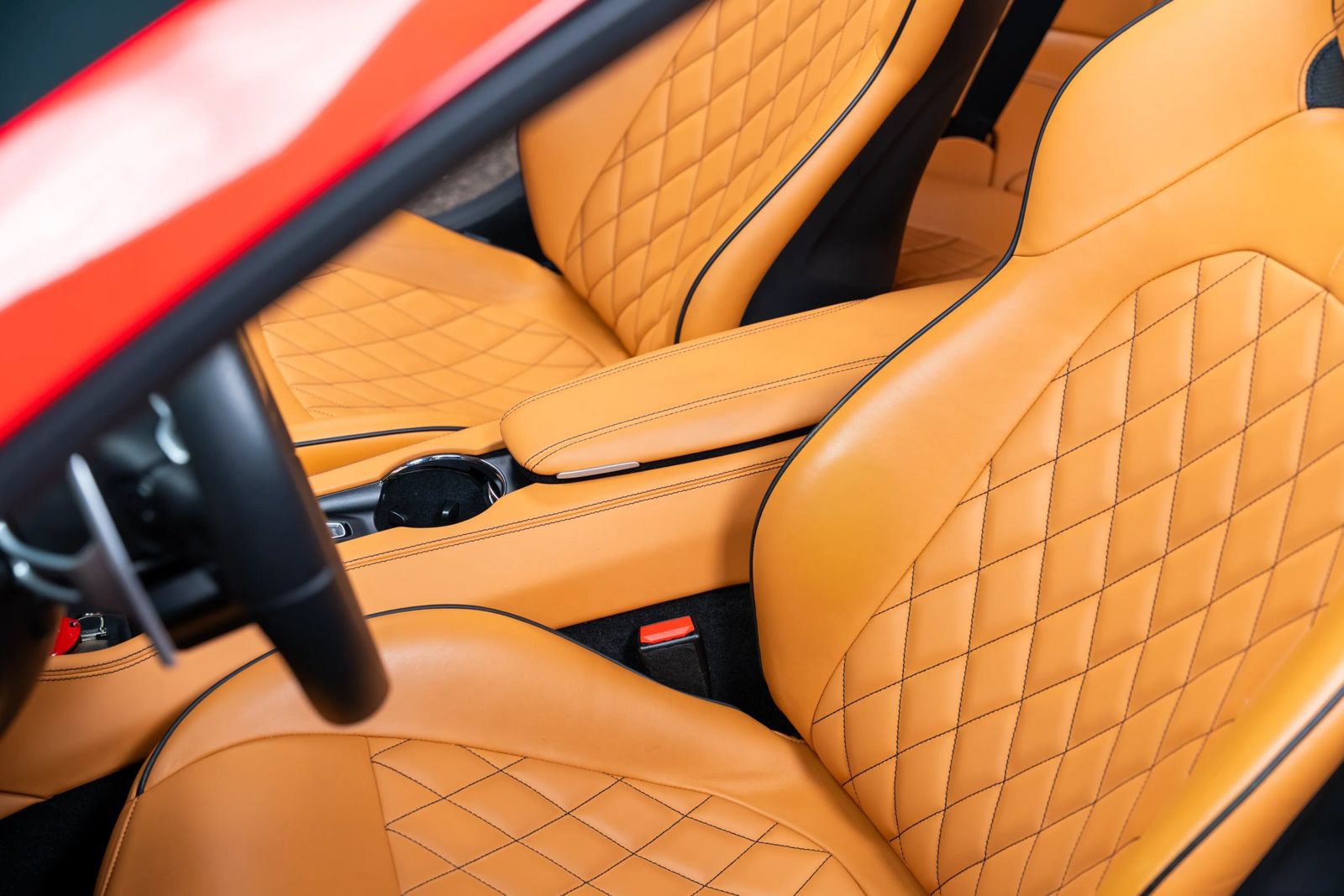 Used 2015 Ferrari California T RWD image 96