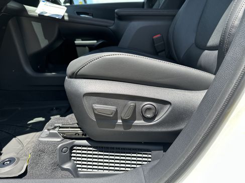 New 2026 Toyota Sienna Limited AWD/4WD image 12