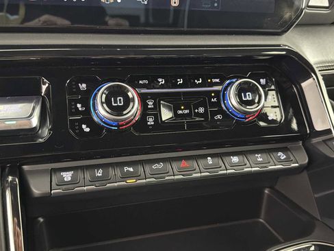 Certified 2024 GMC Sierra 2500 AT4X w/ AT4X AEV Edition image 32