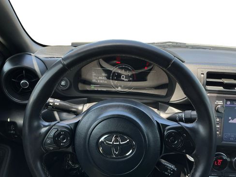 Used 2022 Toyota GR86 w/ ALL Weather Mat Package (TMS) RWD image 12