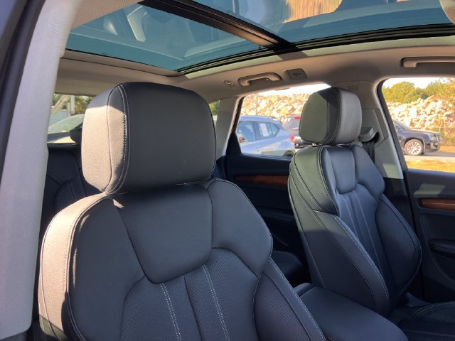 Used 2023 Audi Q5 e Prestige AWD/4WD image 33