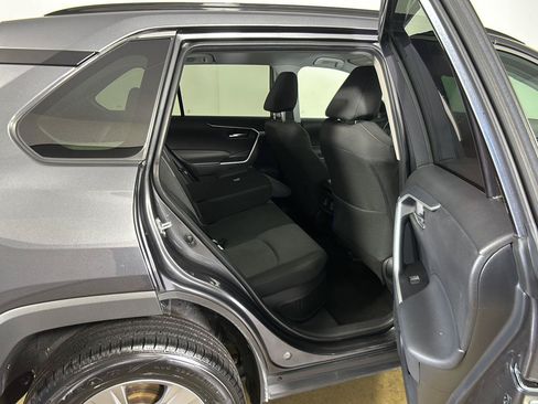 Used 2025 Toyota RAV4 XLE AWD/4WD image 16