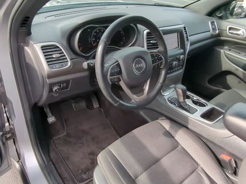 Used 2018 Jeep Grand Cherokee Laredo image 13
