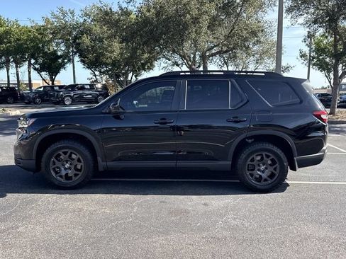 Certified 2025 Honda Pilot TrailSport image 7