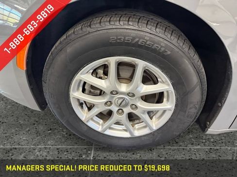 Used 2021 Chrysler Pacifica Touring-L FWD image 25