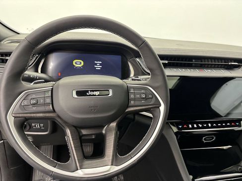 Used 2026 Jeep Grand Cherokee Limited w/ Limited Altitude Package AWD/4WD image 22