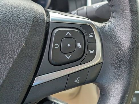 Used 2015 Toyota Camry image 17