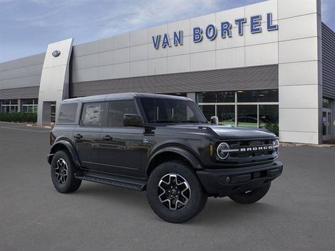Used 2026 Ford Bronco Outer Banks AWD/4WD image 32
