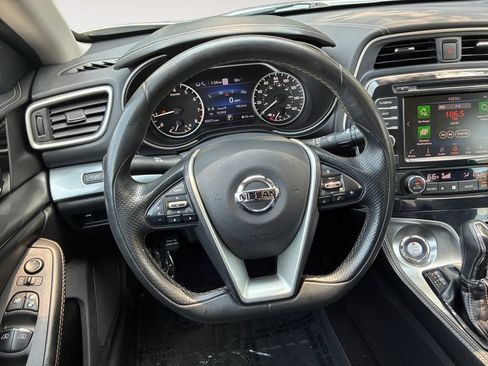 Used 2021 Nissan Maxima 3.5 SV w/ Floor Mat Group FWD image 12
