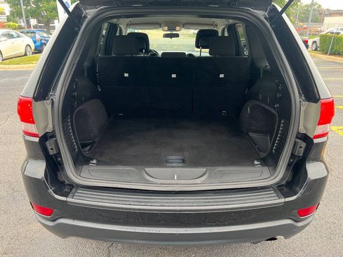 Used 2012 Jeep Grand Cherokee Laredo w/ Laredo E Group AWD/4WD image 16