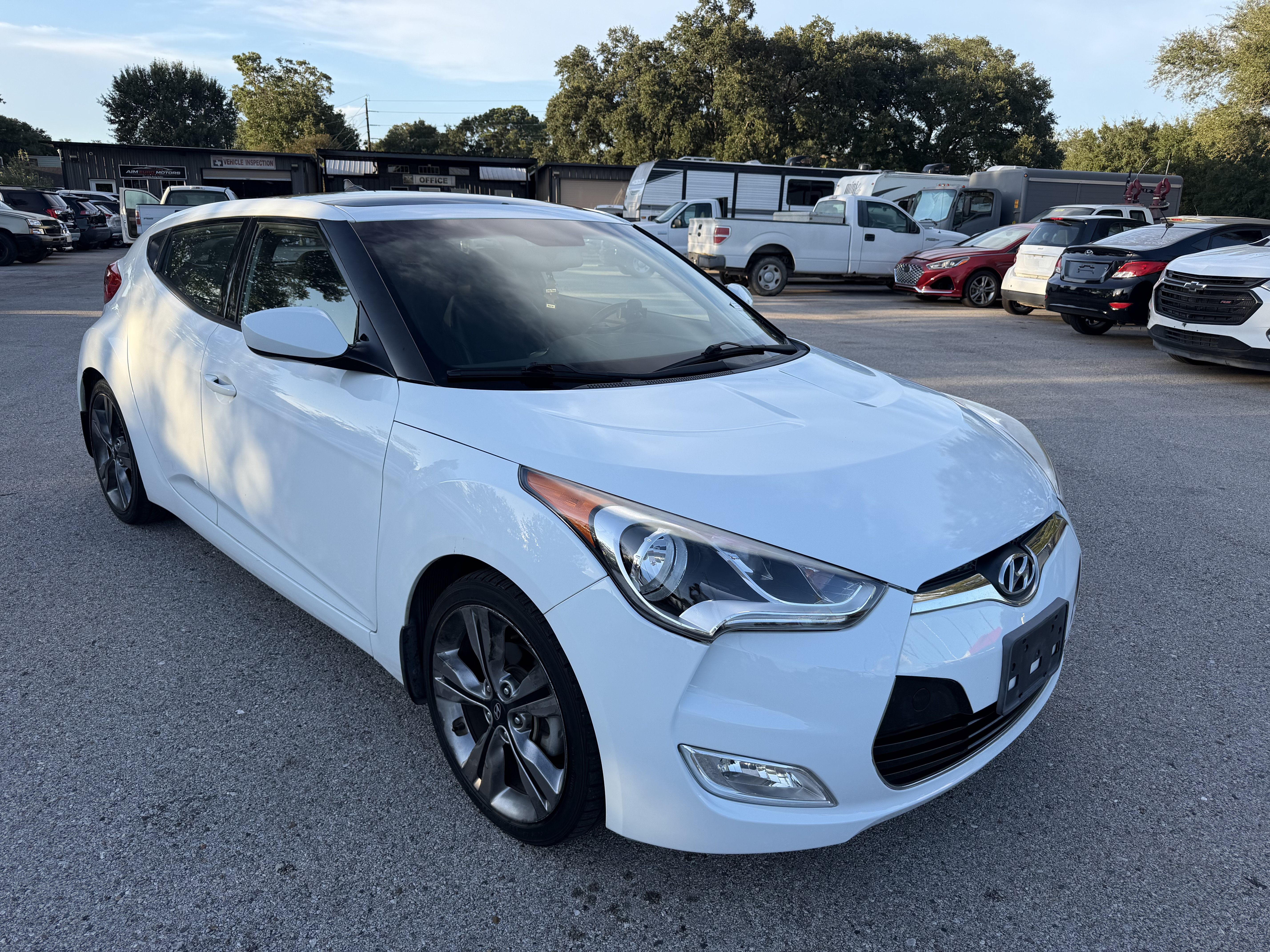 Used 2016 Hyundai Veloster w/ Option Group 02 FWD image 3