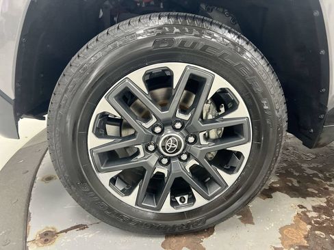 Used 2024 Toyota Tundra Limited AWD/4WD image 27