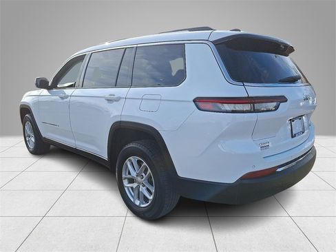 Used 2024 Jeep Grand Cherokee L Laredo image 6