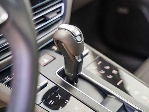 Used 2024 Porsche Macan image 21