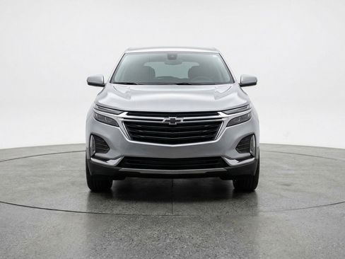 Used 2025 Chevrolet Equinox LT image 2