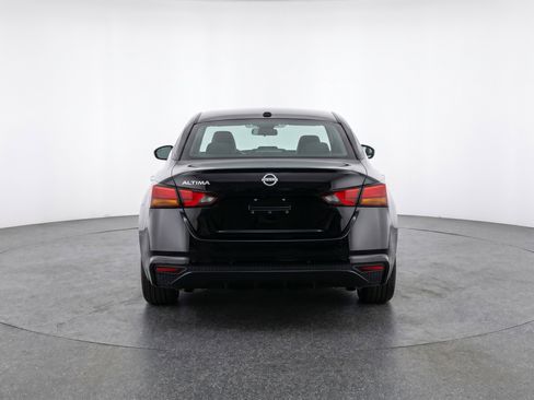 Used 2025 Nissan Altima 2.5 SV FWD image 7
