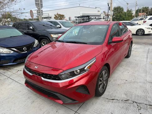 Used 2023 Kia Forte LXS image 2