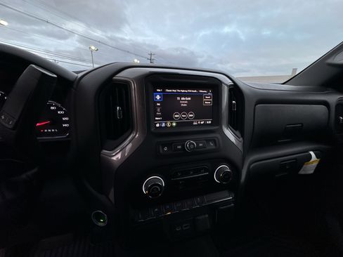 Used 2022 Chevrolet Silverado 1500 Custom image 13