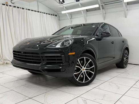 Certified 2022 Porsche Cayenne S image 7