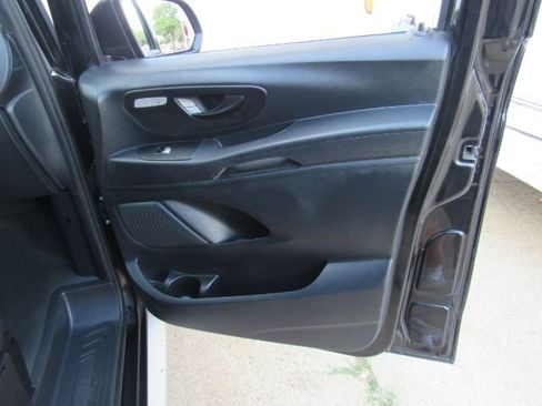 Used 2022 Mercedes-Benz Metris image 20