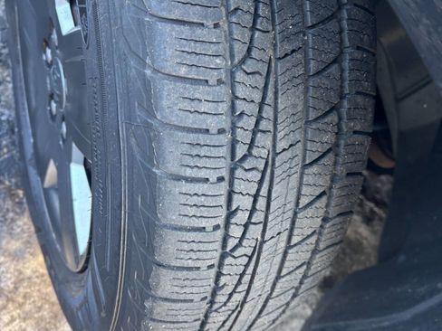 Used 2010 Dodge Avenger SXT image 20