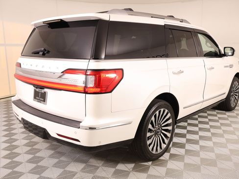 Used 2019 Lincoln Navigator Reserve AWD/4WD image 24