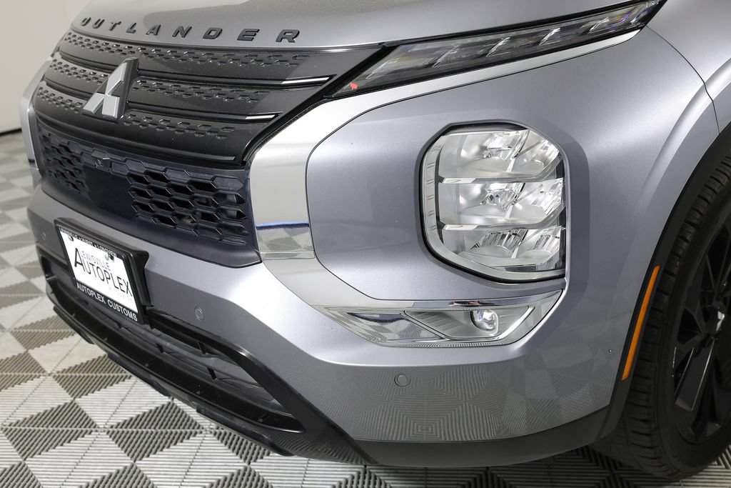 Used 2024 Mitsubishi Outlander SE Black Edition FWD image 39