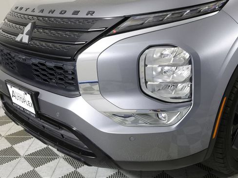 Used 2024 Mitsubishi Outlander SE Black Edition FWD image 39