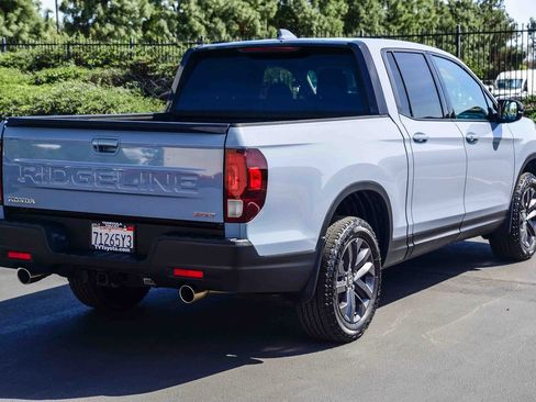 Used 2024 Honda Ridgeline Sport image 7