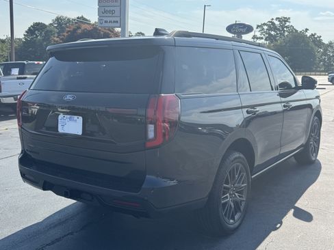 Used 2025 Ford Expedition Platinum w/ Stealth Performance Package AWD/4WD image 6