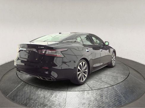 Used 2023 Nissan Maxima Platinum w/ Sport Mat Group FWD image 2