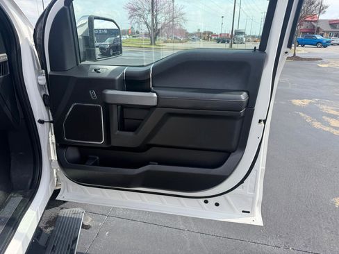 Used 2018 Ford F150 Platinum w/ Equipment Group 701A Luxury image 14