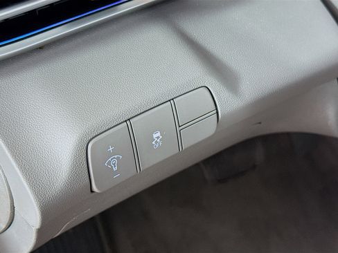 Used 2025 Hyundai Elantra SEL image 9