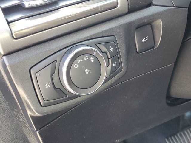 Used 2017 Ford Fusion Energi SE FWD image 8
