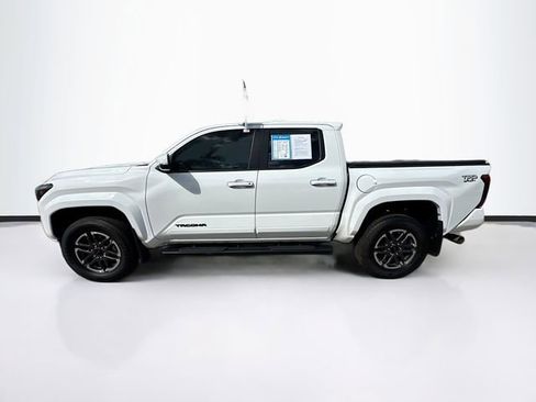 Used 2024 Toyota Tacoma TRD Sport w/ TRD Sport Upgrade Package AWD/4WD image 4