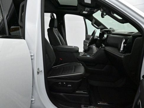 Used 2025 GMC Sierra 2500 AT4X image 20