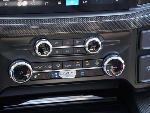 New 2026 Ford F250 Lariat w/ Black Appearance Package AWD/4WD image 23