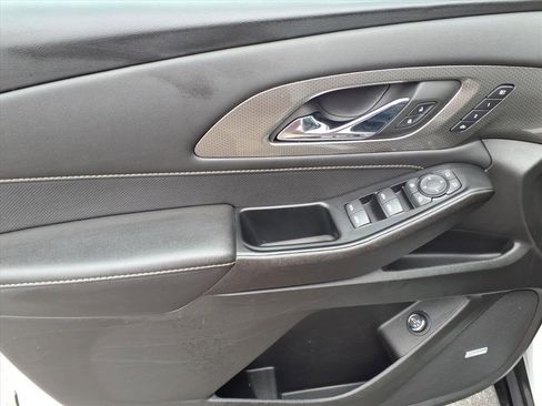 Used 2023 Chevrolet Traverse Premier w/ Redline Edition image 16