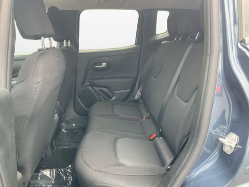 Used 2023 Jeep Renegade Latitude AWD/4WD image 13