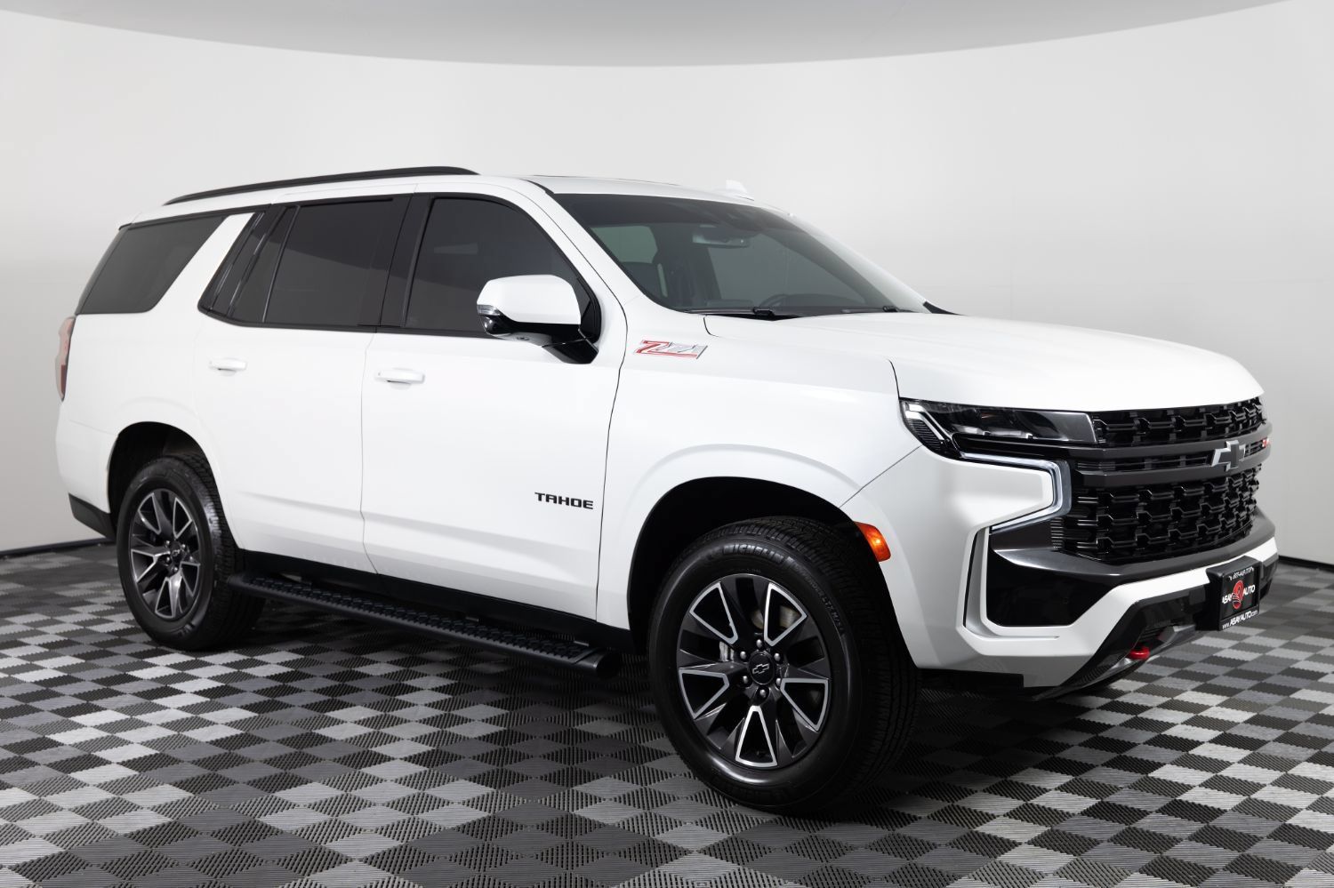 Used 2023 Chevrolet Tahoe Z71 w/ Luxury Package AWD/4WD image 10