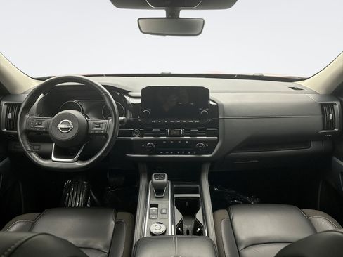 Used 2023 Nissan Pathfinder SL AWD/4WD image 14