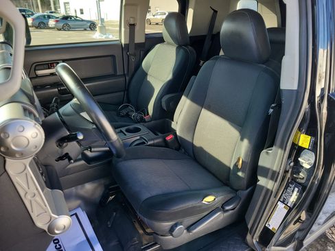 Used 2010 Toyota FJ Cruiser 4WD image 14