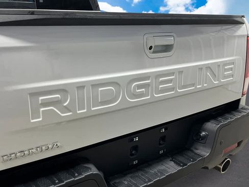 New 2026 Honda Ridgeline Black Edition image 6