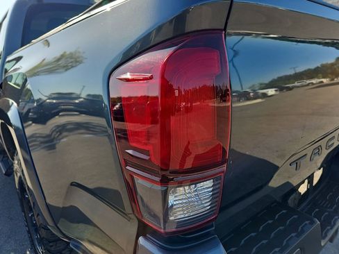 Used 2022 Toyota Tacoma SR5 w/ Technology Package image 35