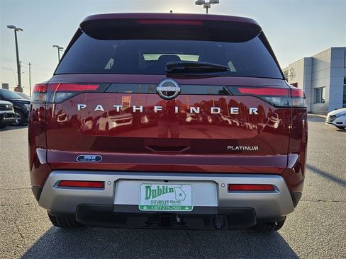 New 2025 Nissan Pathfinder Platinum image 9
